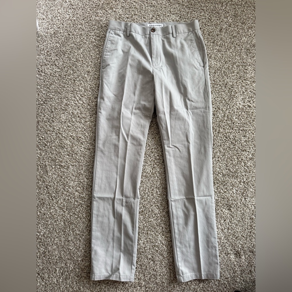 Amazon Essentials Men's Light Gray Chinos